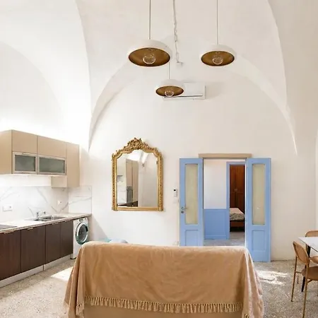 Charming Combining Ancient And Modern Apartmán Galatone